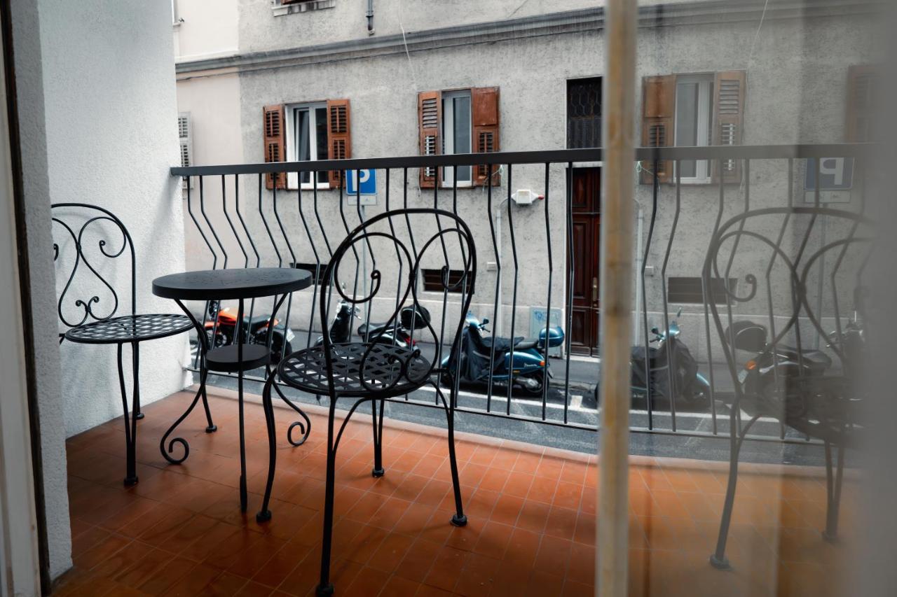Centro Storico Moderno Trilocale Con Balcone Apartment Триест Екстериор снимка